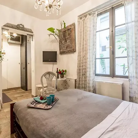 Studio Greneta * Paris